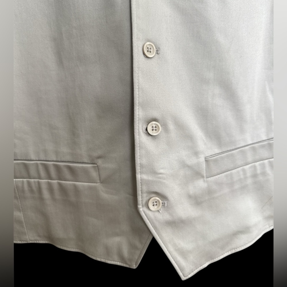 Structure Cream Button-Up Vest - Picture 5 of 9